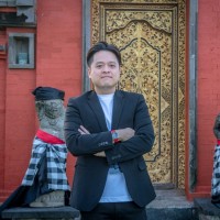 Denny Teng, BSc (Econ).