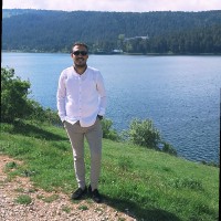 Servet Uzun
