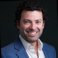 Alberto T.