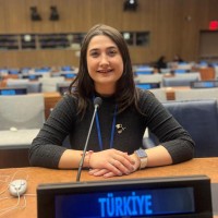 Ceren Kurt