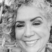 Eliane Barros