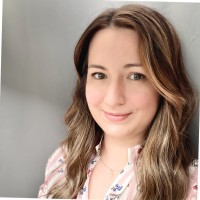 Laura Farcas, Md