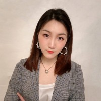 Gloria Dong