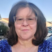 Lois Lyon