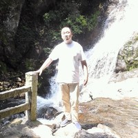 石伯东