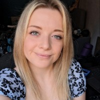 Zoe Holmes