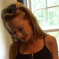 Robyn R. Roberts