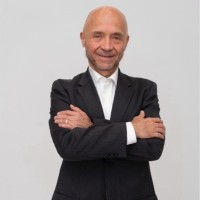 José Manuel Echávarri A.