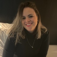 Thais Roberto