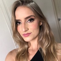 Alessandra De Oliveira Pause