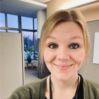 Alison Quinn, Ains, Au