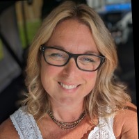 Niki Paxton, Rn