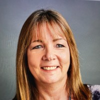Julie Stuckes