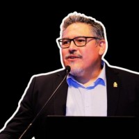Profesor Daniel Riquelme-Uribe