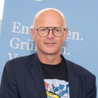 Wolfgang Bauer