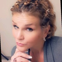 Shellie Davis