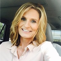 Sue Lyons