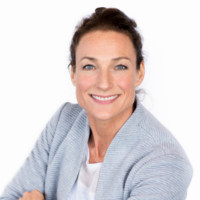 Kirsten De Vries