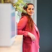 Stefanie van der Velde
