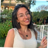 Hande T.