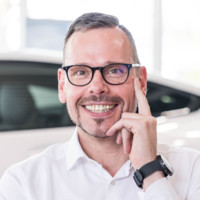 Simon F. Nützel