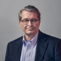 Dr. Reto Schiltknecht