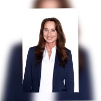 Claudia Wolk
