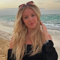 Mia Davis