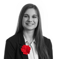 Chloé De La Chevrotière, Cria