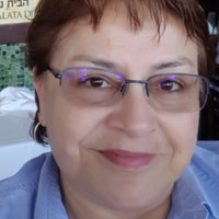 Irma Robles
