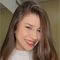 Ana Caroline Arraes Versute