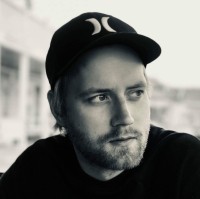 Lars Iversen