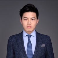 刘校何