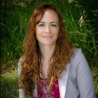 Mary Beth Holzwarth