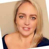 Lesley Larsen