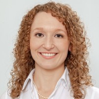 Dr. Lara Hansen