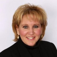 Marie L Holloway
