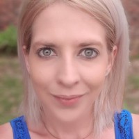 Angelique Bezuidenhout