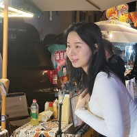 Yingqi Zhou