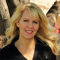 Julie Hollanti