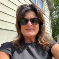 Regina Manos