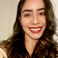 Juliana Santos-Flores