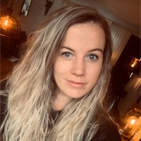 Laura V.
