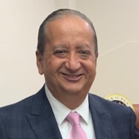 Dr. Luis M Colon
