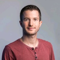 Lukas R.