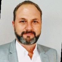 Mauricio Bach