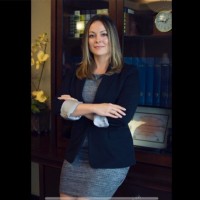 Lauren Holt, Mba
