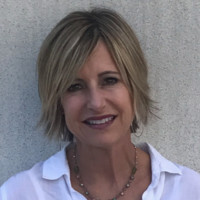 Christine Hinrichs, Sns