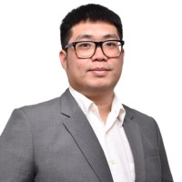 dr. David Edward, MKK