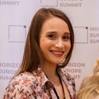 Dora Halužan